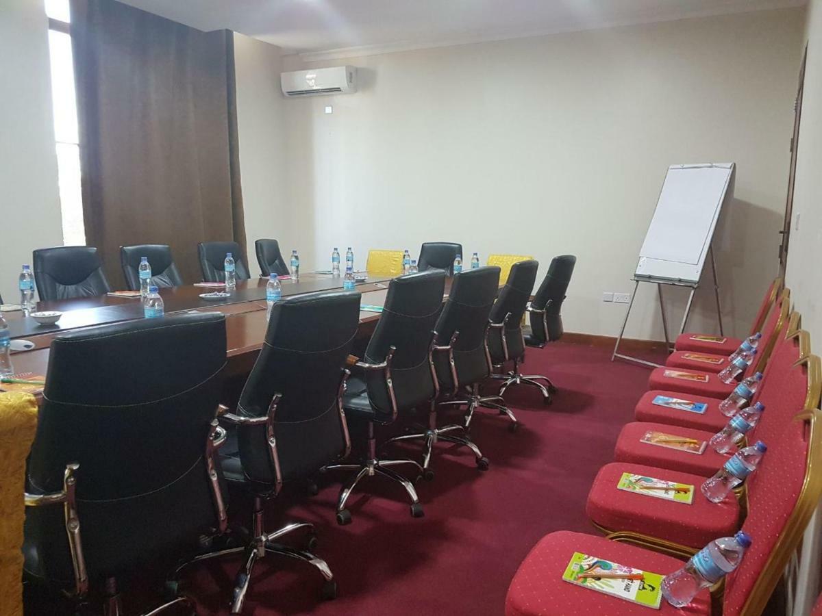 Nashera Hotel Dodoma Buitenkant foto