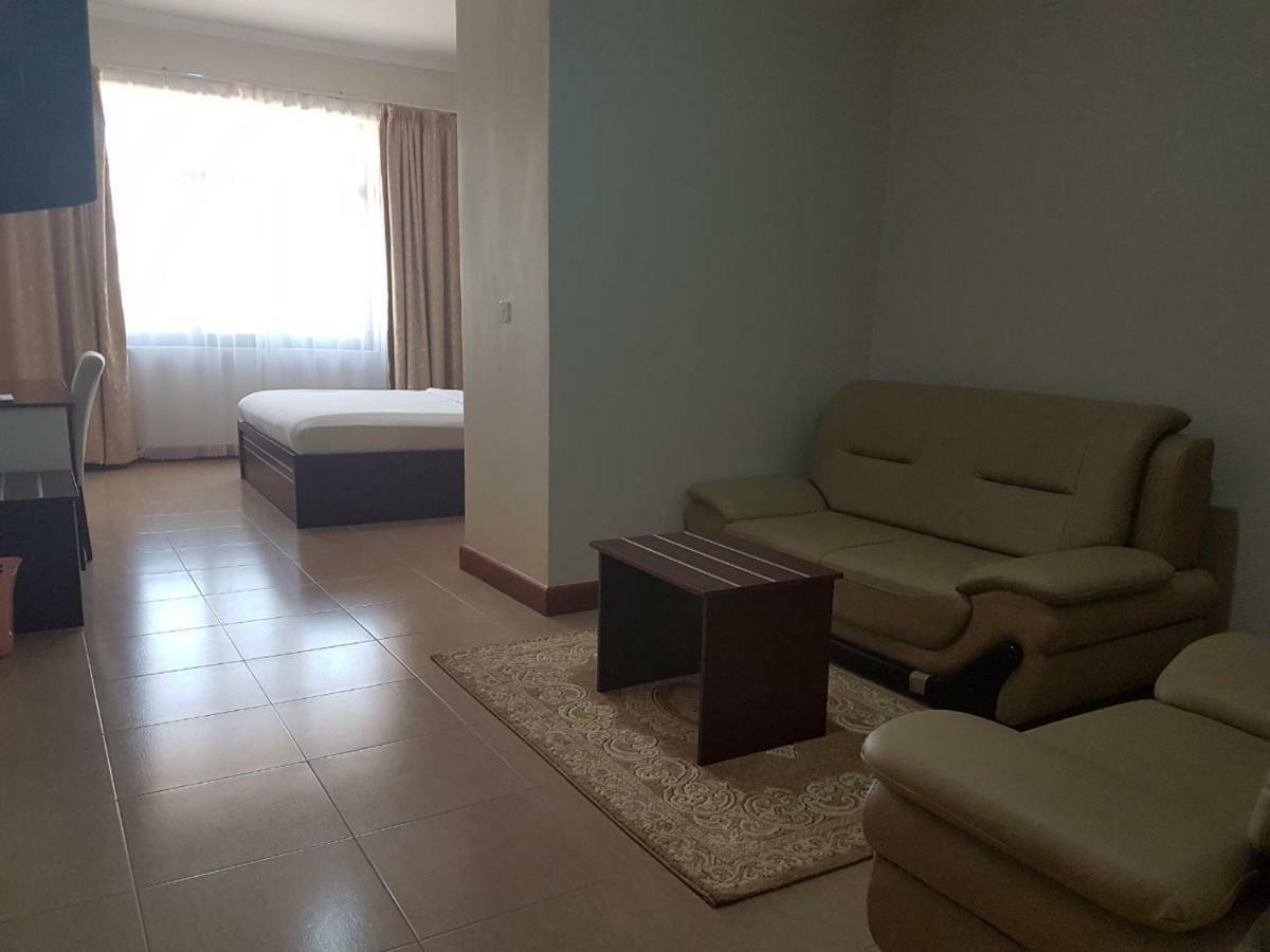 Nashera Hotel Dodoma Buitenkant foto
